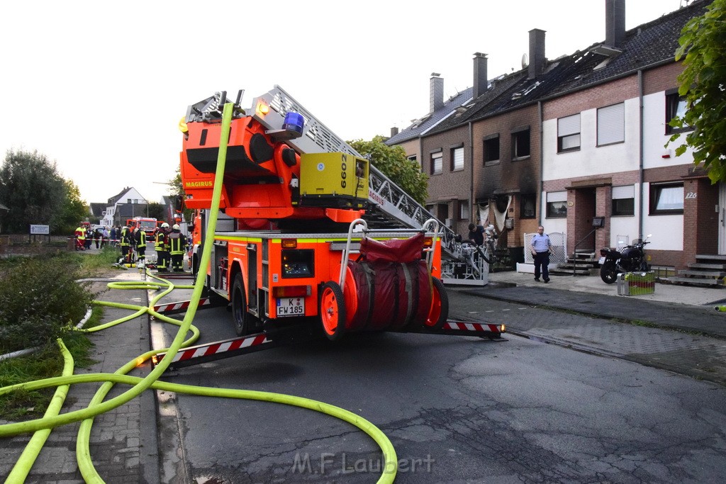 Feuer 2 Vollbrand Reihenhaus Roggendorf Berrischstr P227.JPG - Miklos Laubert